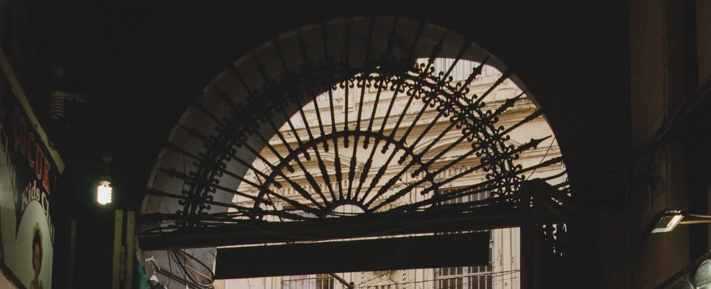 Istanbul’s Hans Through a Lens