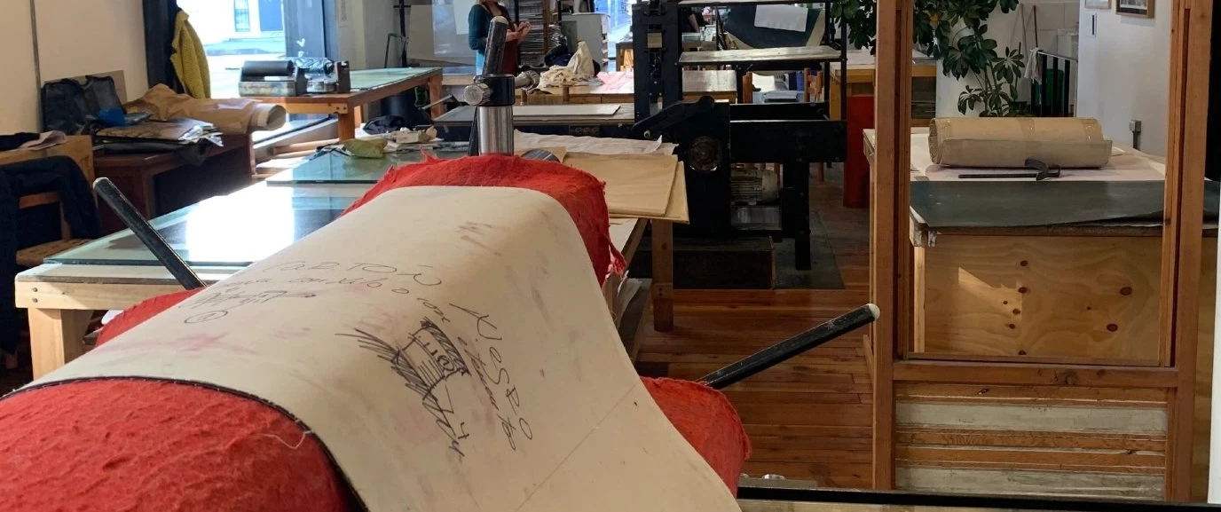 Art Tour in Valparaíso: Visit a working printmaking studio, meet artists, and see contemporary art.