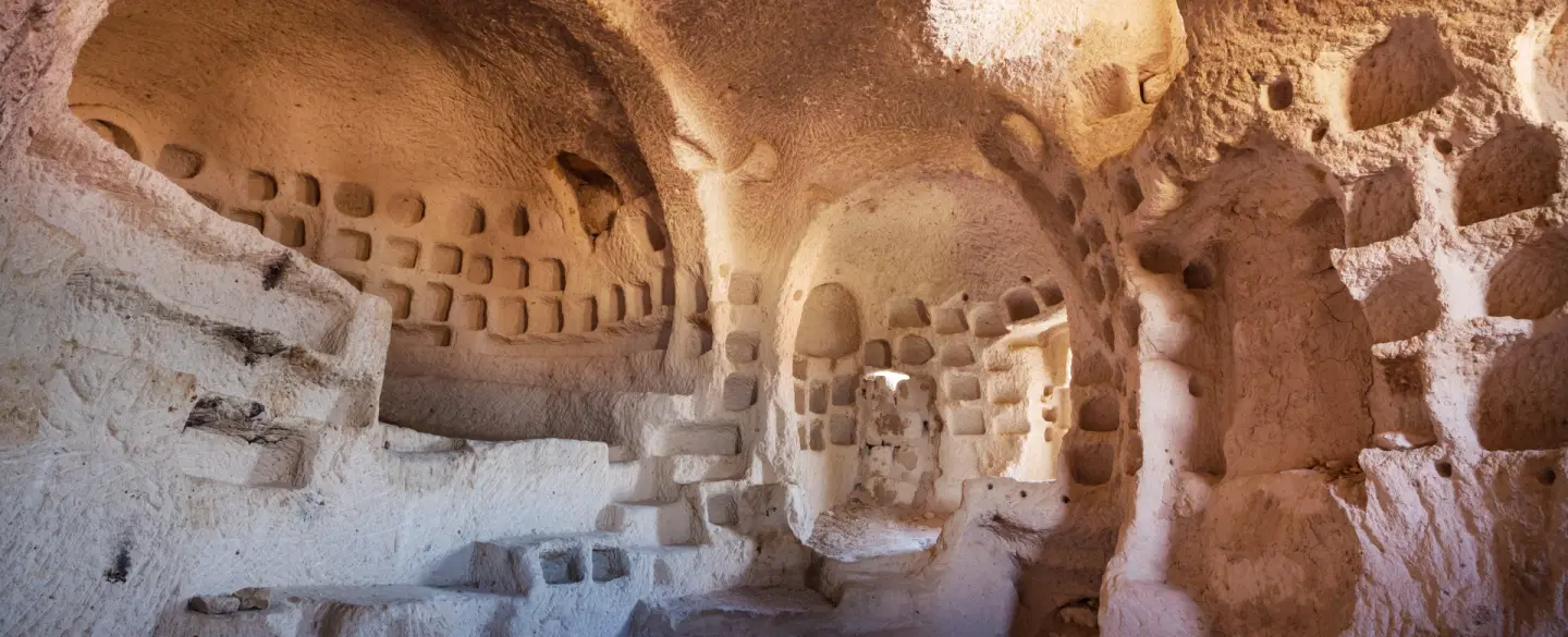 Of Labyrinths and Monasteries