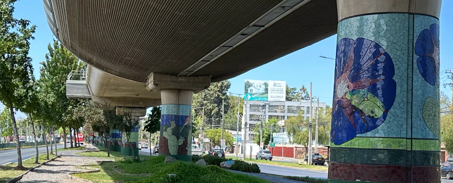 Art Tour in Puente Alto, Chile with artist-led mosaic walk, street murals and cultural storytelling.