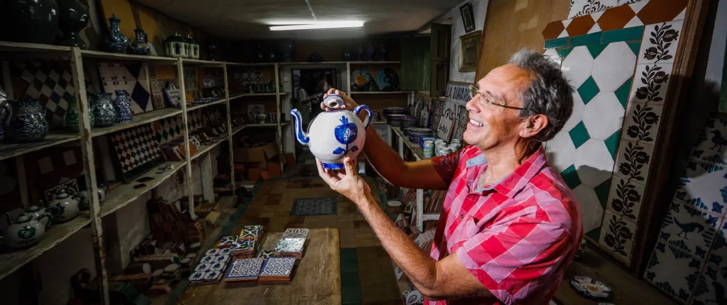 Heritage Tour of ceramics, design, craft traditions, conservation at a historic Granada institution.